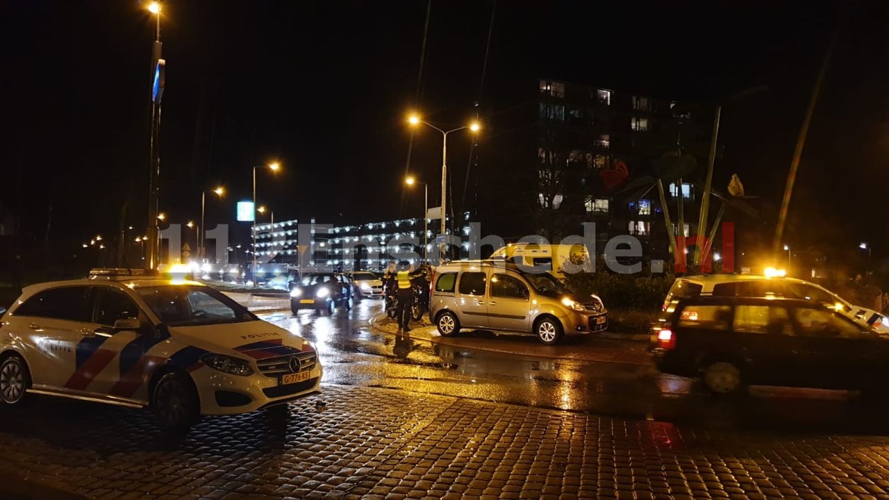 Brommerrijder gewond naar het ziekenhuis na aanrijding in Enschede