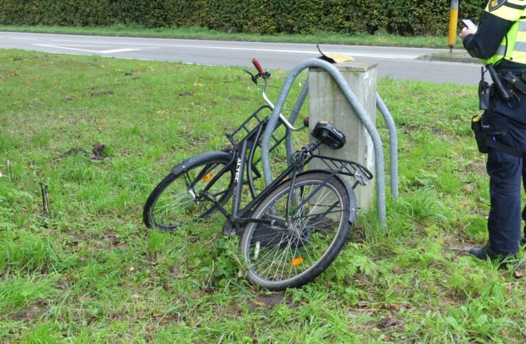 Automobilist rijdt door na aanrijding in Enschede