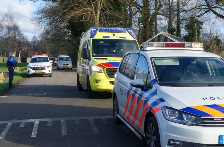 Automobilist rijdt door na aanrijding in Enschede