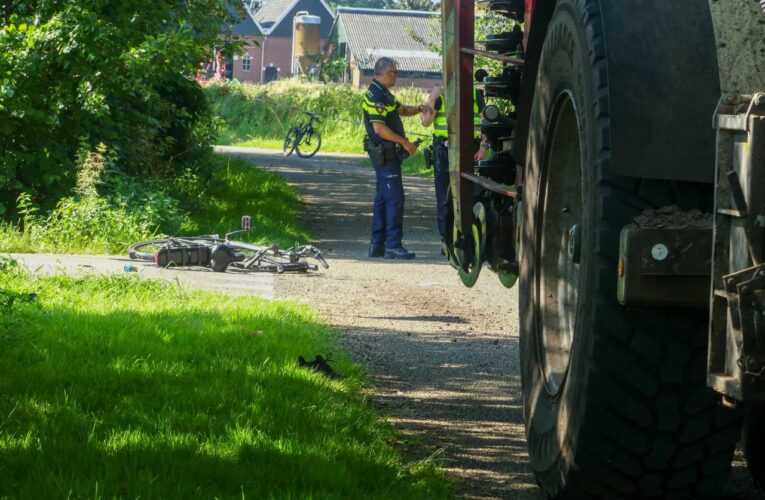 Fietser (18) uit Enschede overleden na aanrijding met landbouwvoertuig